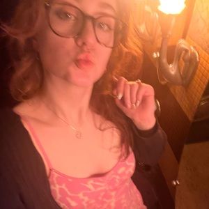 Meet your Posher, Chloe